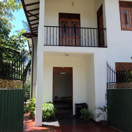 Pubudu'S Villa Хиккадува Экстерьер фото